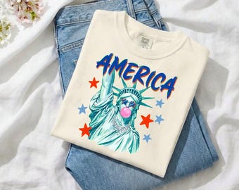 Statue of Liberty Bubble Gum Graphic Tee, Patriotic America Shirt, 4th of July Gift, Retro USA Independence Day