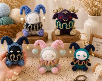 Llavero de bufón de ganchillo hecho a mano, dije de muñeca arlequín amigurumi, lindo accesorio para bolso de payaso, llavero de peluche de ganchillo kawaii