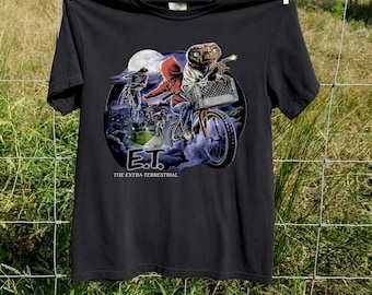 E.T. The Extra-Terrestrial Shirt, Vintage 80s Sci-Fi Movie Tee, Retro Alien Graphic T-Shirt, Spielberg Fan Gift, moon bicycle scene shirt