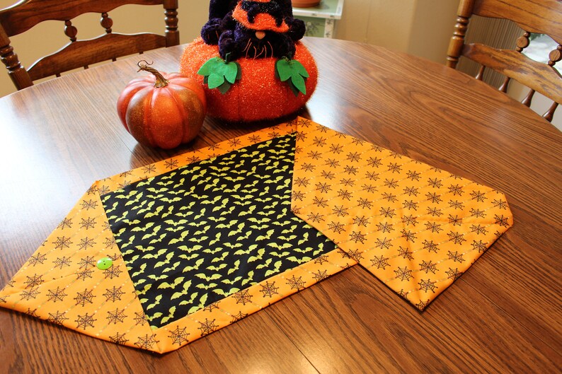 Halloween Table Runner Bats and Cobwebs FREE SHIPPING Party Decor Halloween Decorations