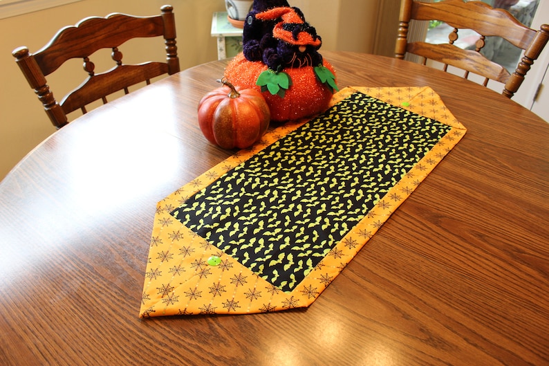 Halloween Table Runner Bats and Cobwebs FREE SHIPPING Party Decor Halloween Decorations