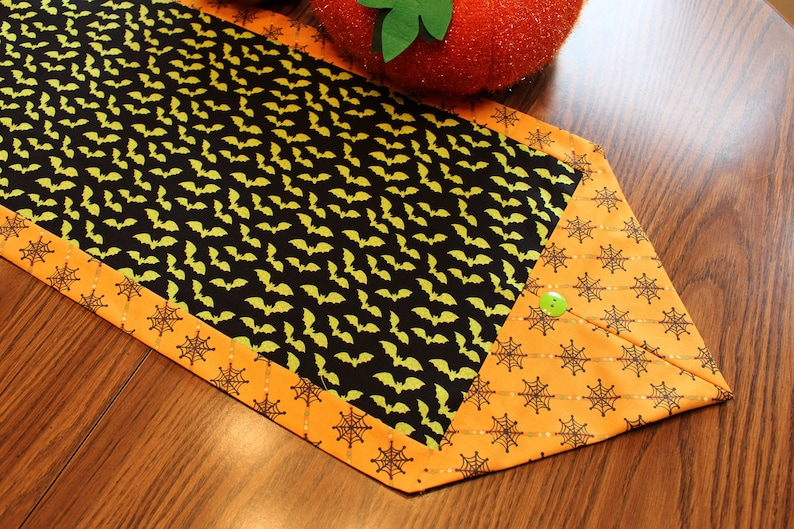 Halloween Table Runner Bats and Cobwebs FREE SHIPPING Party Decor Halloween Decorations