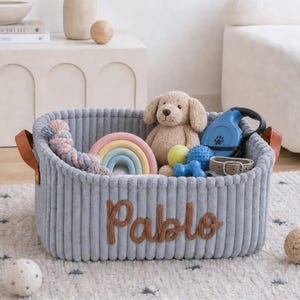 Gepersonaliseerde hondenmand met speelgoed, op maat gemaakte opbergmand voor huisdieren, geborduurde corduroy organizer, cadeau voor puppy's afbeelding 5