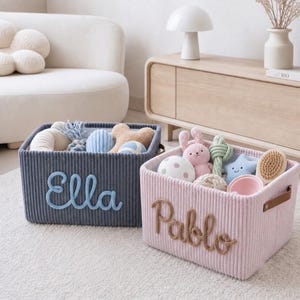 Gepersonaliseerde hondenmand met speelgoed, op maat gemaakte opbergmand voor huisdieren, geborduurde corduroy organizer, cadeau voor puppy's afbeelding 4