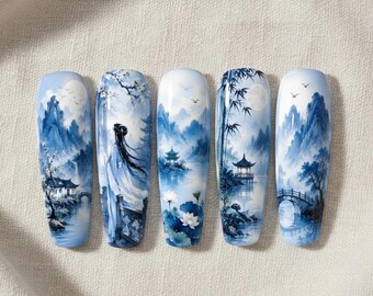 Blaue chinesische Landschaftspresse auf die Nägel | Aquarell asiatischen Stil Nägel