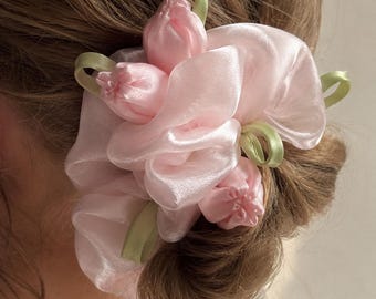 Coletero de satén floral, lazo romántico para el cabello con flores, rosa, azul o crema.