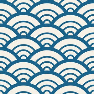 Puede incluir: Un patrón repetitivo que presenta semicírculos concéntricos de color azul oscuro dispuestos en filas superpuestas sobre un fondo de color crema. El diseño consta de múltiples arcos anidados que forman un motivo geométrico.