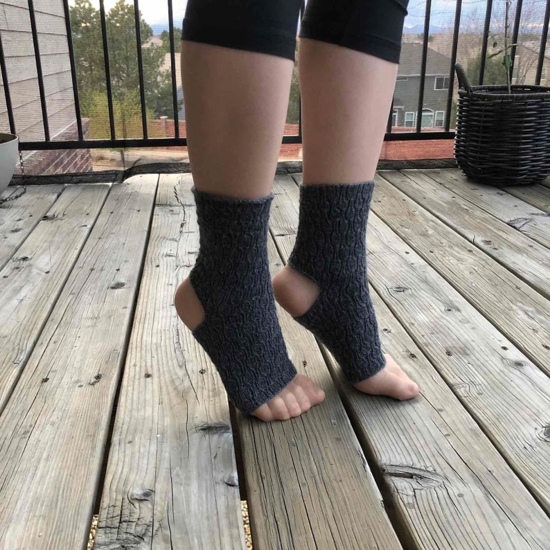 Yoga Socks, PDF PATTERN ONLY, toeless socks, dance socks image 2