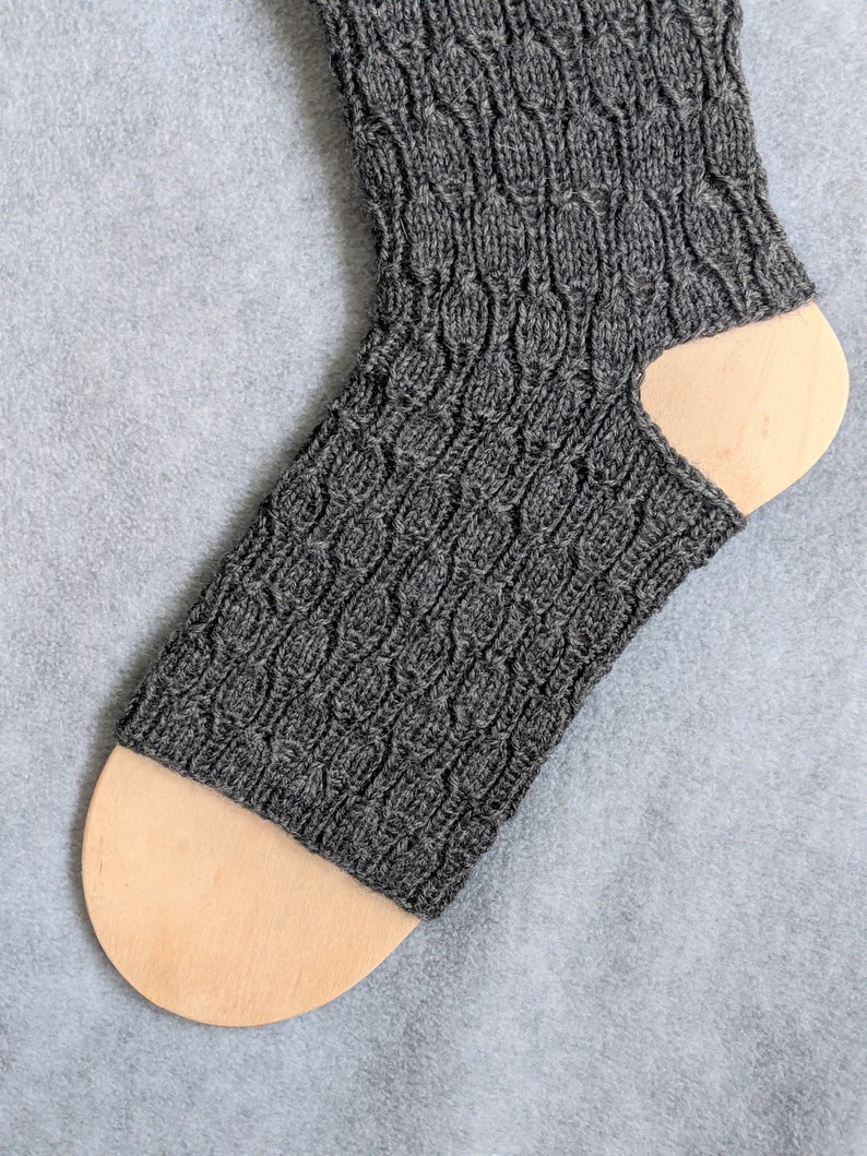 Yoga Socks, PDF PATTERN ONLY, toeless socks, dance socks image 5