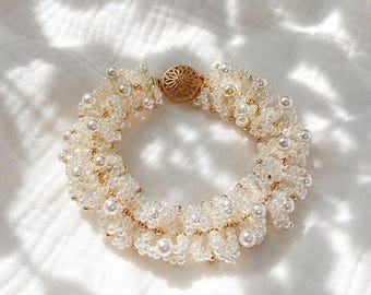 Bracelet de perles vintage français : bijoux de mariée élégants avec des touches d'or