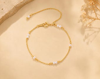 Bracelet de perles d'eau douce : bijoux minimalistes en argent sterling plaqué or 18 carats