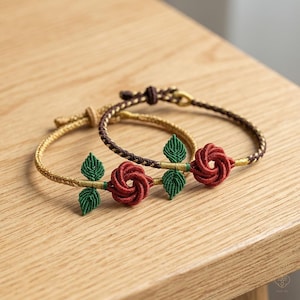 Handgjort flätat rosarmband: Rött blommande makraméarmband, justerbart vävt snöre, söt romantisk present