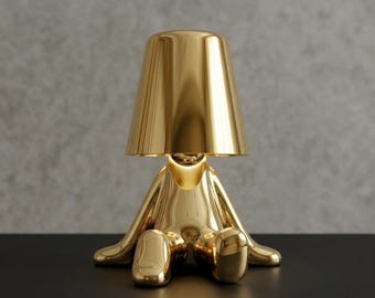 Goudkleurig nachtlampje met karakter | Schattige zittende figuur bureaulamp | Kawaii-nachtlampje voor kamerdecoratie | Grillige gouden tafellamp USB oplaadbaar