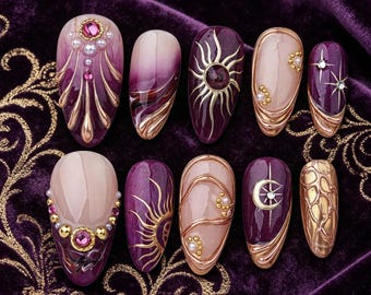 Drücken Sie auf die Nägel / dunkellila Gold 3D geformte falsche Mandel-Nägel / handgemachtes Witchy Celestial Strass-wiederverwendbares Nagelset / Geschenk für Sie