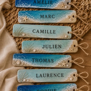 Marque-place personnalisé bord de mer avec prénom – Cadeau invité mariage thème plage – Décoration de table océan artisanale