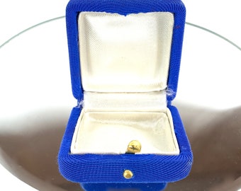 Vintage Push Button Ring Box Rare Beauty Vintage
