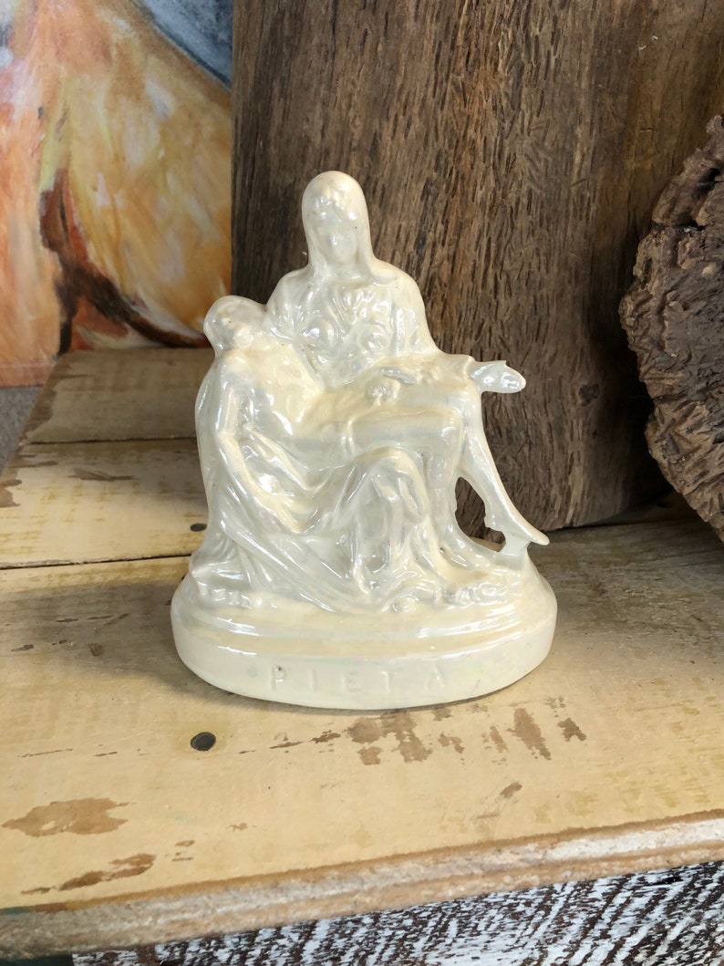 Collectible Vintage Pieta Statue Easter Decor Religious Statue Michelangelo/'s The Pieta Religious Gift