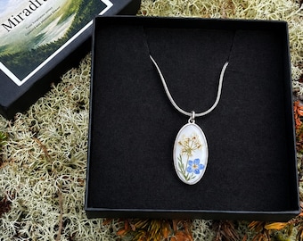 Real Forget Me Not Necklace, Pressed Flower Resin Pendant, Something Blue Bridal Gift, Bridesmaid Gift, Dainty Gift for Her