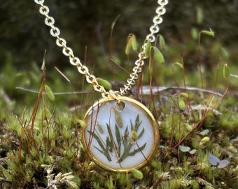 Real Moss Flower Necklace, Pressed Moss Pendant, Botanical Jewelry, Gift for Mom, Bridesmaid Gift, Birthday Gift for Her, Nature Necklace