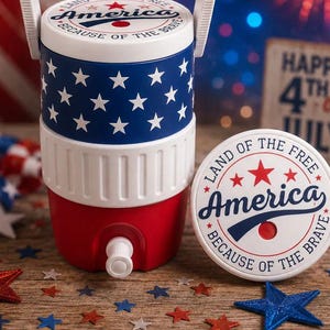 3D printed festive mini igloo cooler can koozie.  Great for memorial day and the 4th of July. Comes with detailed lid and convenient handle.