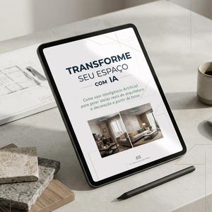 Puede incluir: Una tableta muestra el texto "TRANSFORMA TU ESPACIO CON IA" y fotos del antes y el después de un diseño de interiores. Un lápiz óptico, una taza y muestras arquitectónicas están sobre la encimera.