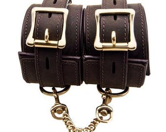 Leder-Fußfesseln – Gebundenes Nubukleder – Hochwertige, weiche Manschetten mit Kette für BDSM-Spiele