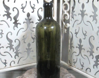 Vintage Green Glass Hunyadi Janos Saxlehner’s Bitterquelle Bottle