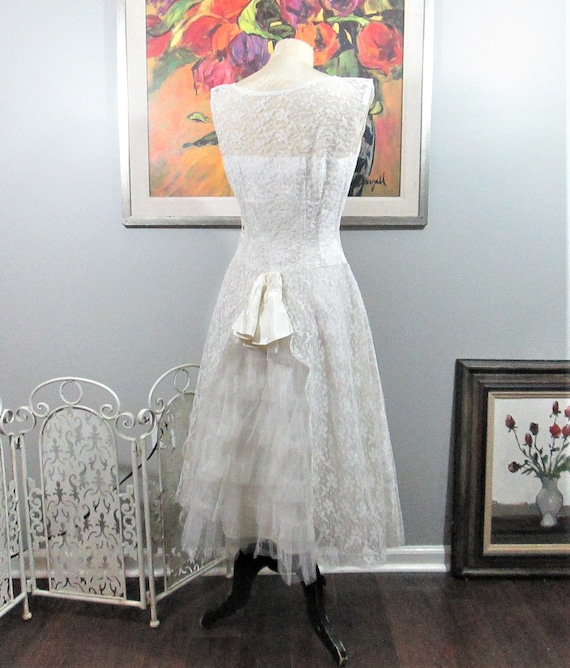 Vintage Late  1940's White Lace Party Wedding Dre… - image 2