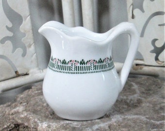 Lechera vintage de la marca St. Nicholas Plaza Restaurant Ware, 1930