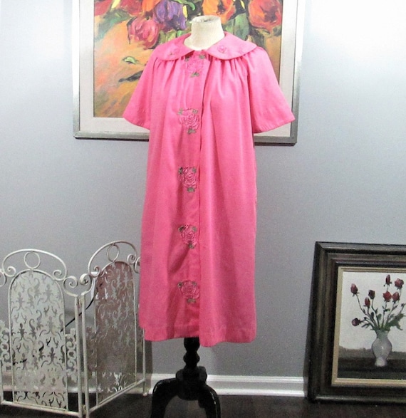 Vintage Loungees Pink Roses Robe or House Coat