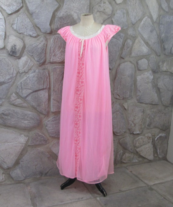 Vintage 60's Pink Lace & Sheer Peignoir Negligee N