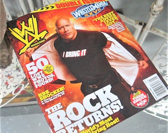 Revista WWF con portada de The Rock