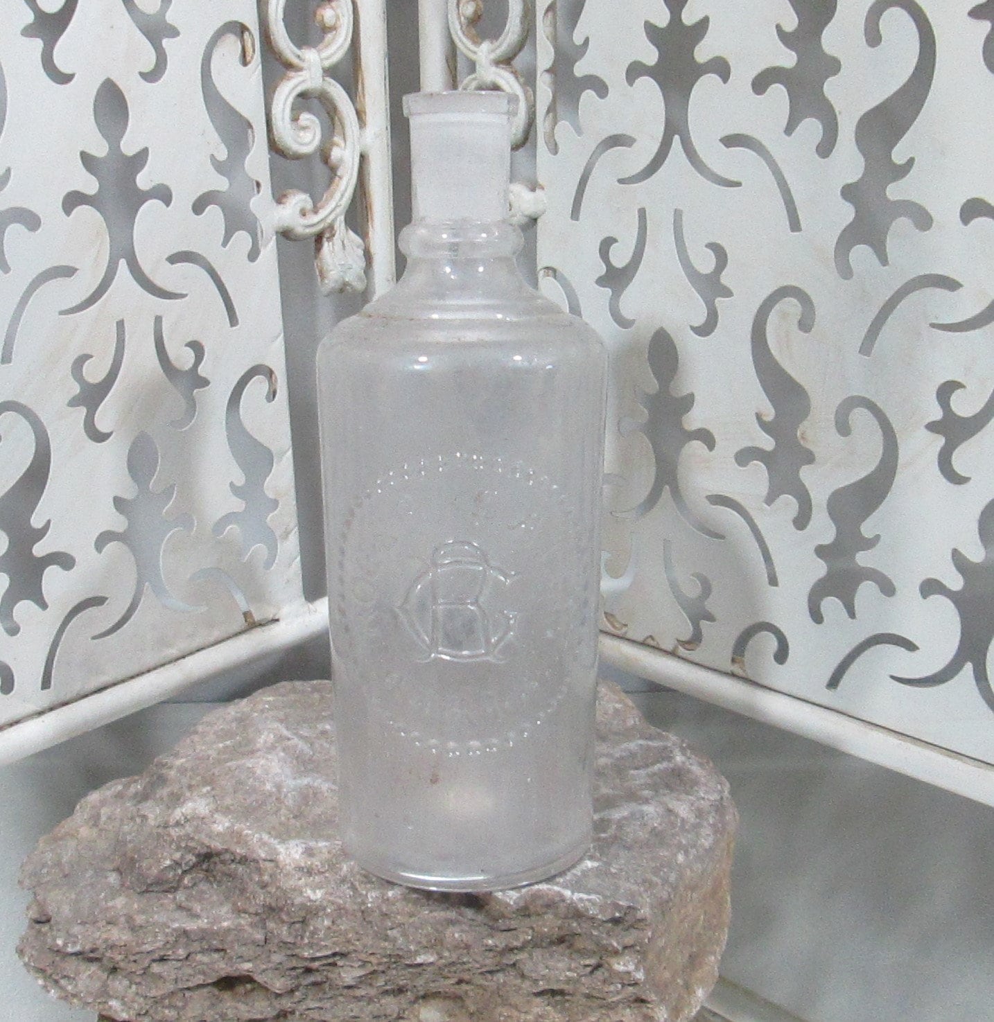 Vintage Roger & Gallet Eau de Toilette bottle Vera -Violette