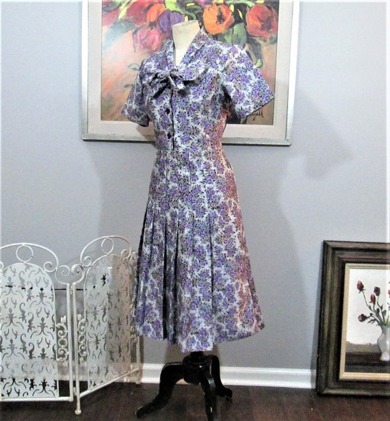 Vintage 50's Purple Roses Floral Dress