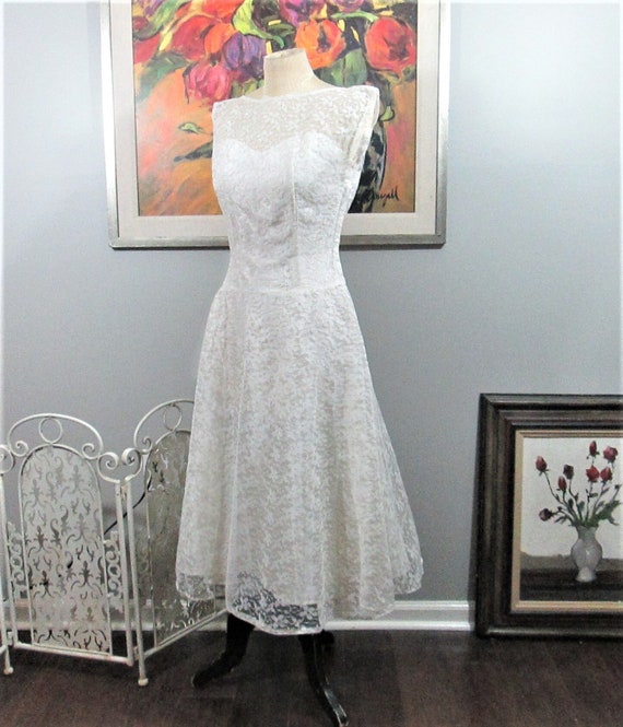 Vintage Late  1940's White Lace Party Wedding Dre… - image 1