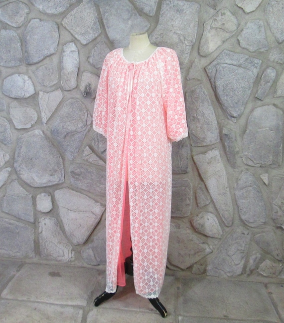 Vintage 1960's Pink Sheer & Lace Negligee Robe - image 1