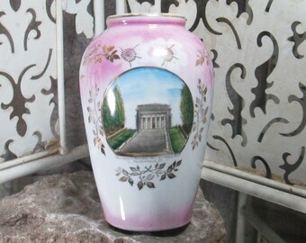 Jarrón antiguo del Salón Conmemorativo de Lincoln de Jonroth