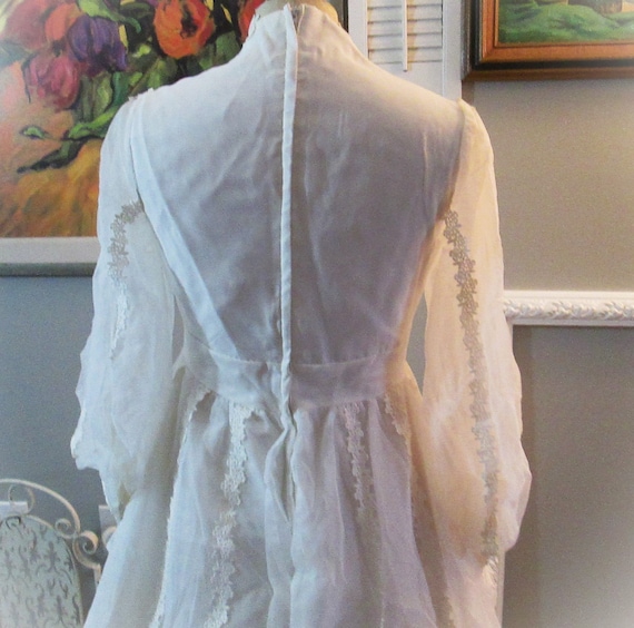 Vintage 1970's Wedding Gown - image 5