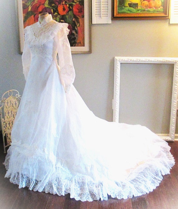 Vintage 1980's Lace and Chiffon Wedding Gown - image 1