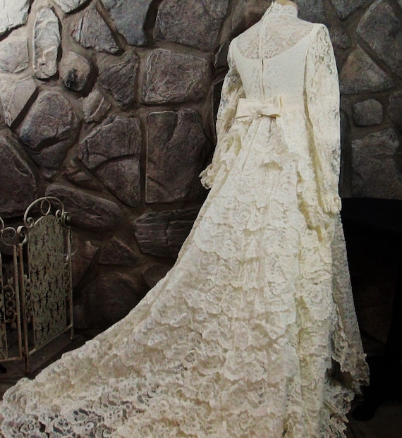 Vintage 1960's Lace Wedding Gown - image 2