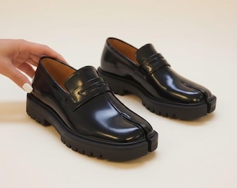 HandMade Chunky Leather Tabi Loafers, Split Toe Platform Shoes, Japanese Tabi Flats, Rugged Sole Moccasins, Unisex Oxford Shoes by Roxanty