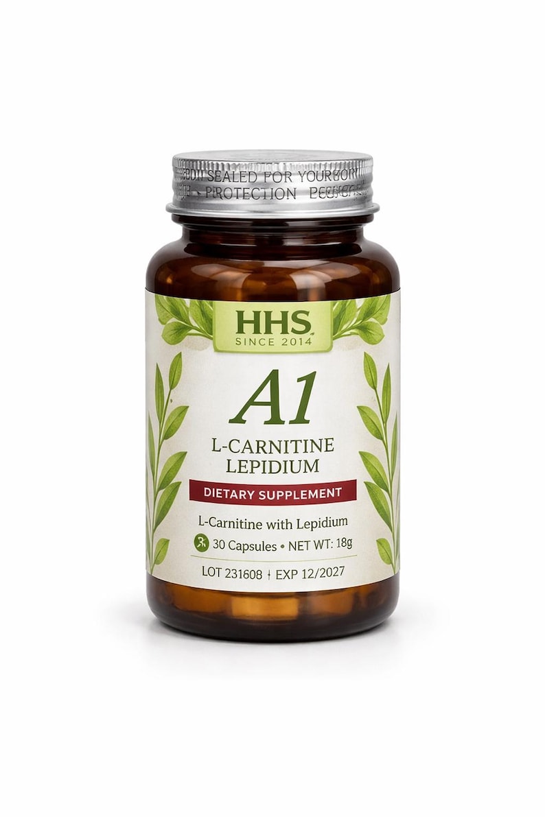 Puede incluir: Una botella de vidrio marr&oacute;n de suplemento diet&eacute;tico A1 L-Carnitina Lepidium. La etiqueta incluye el texto "HHS SINCE 2014", "30 C&aacute;psulas" y "NET WT: 18g". La botella tiene una tapa plateada y est&aacute; sellada para protecci&oacute;n.