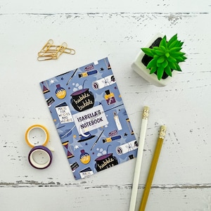 Cuaderno personalizado con diseño mágico: ¡regalo de papelería para fanáticos de Harry Potter, la magia o los magos y las brujas!