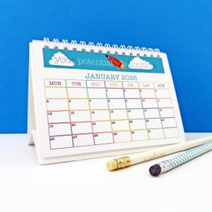 2025-2026 inspirierende Zitate Schreibtischkalender - zwei Größen