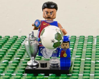 Minifigura de Raphinha, equipación local del Barça 25/26, trofeo de fútbol, juguete de edición especial
