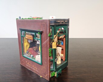 Handmade Miniature Room Box with Lights – Cozy Dollhouse Scene – Unique Gift Idea