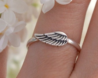 Sterlingzilveren ring met engelenvleugels: geoxideerde herdenkingssieraden