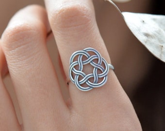 Celtic ring Sterling silver Celtic circle ring Celtic knot ring Infinity knot Recycled silver ring Celtic jewelry Bague celtique Katstudio