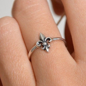 Sterling Silver Fleur de Lis Ring: French Heraldry Jewelry
