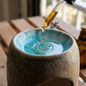 Ręcznie robiony ceramiczny kominek do olejków, podgrzewacz do wosku wulkanicznego, dyfuzor olejków eterycznych Wabi Sabi, prezent do rytuału medytacyjnego w spa